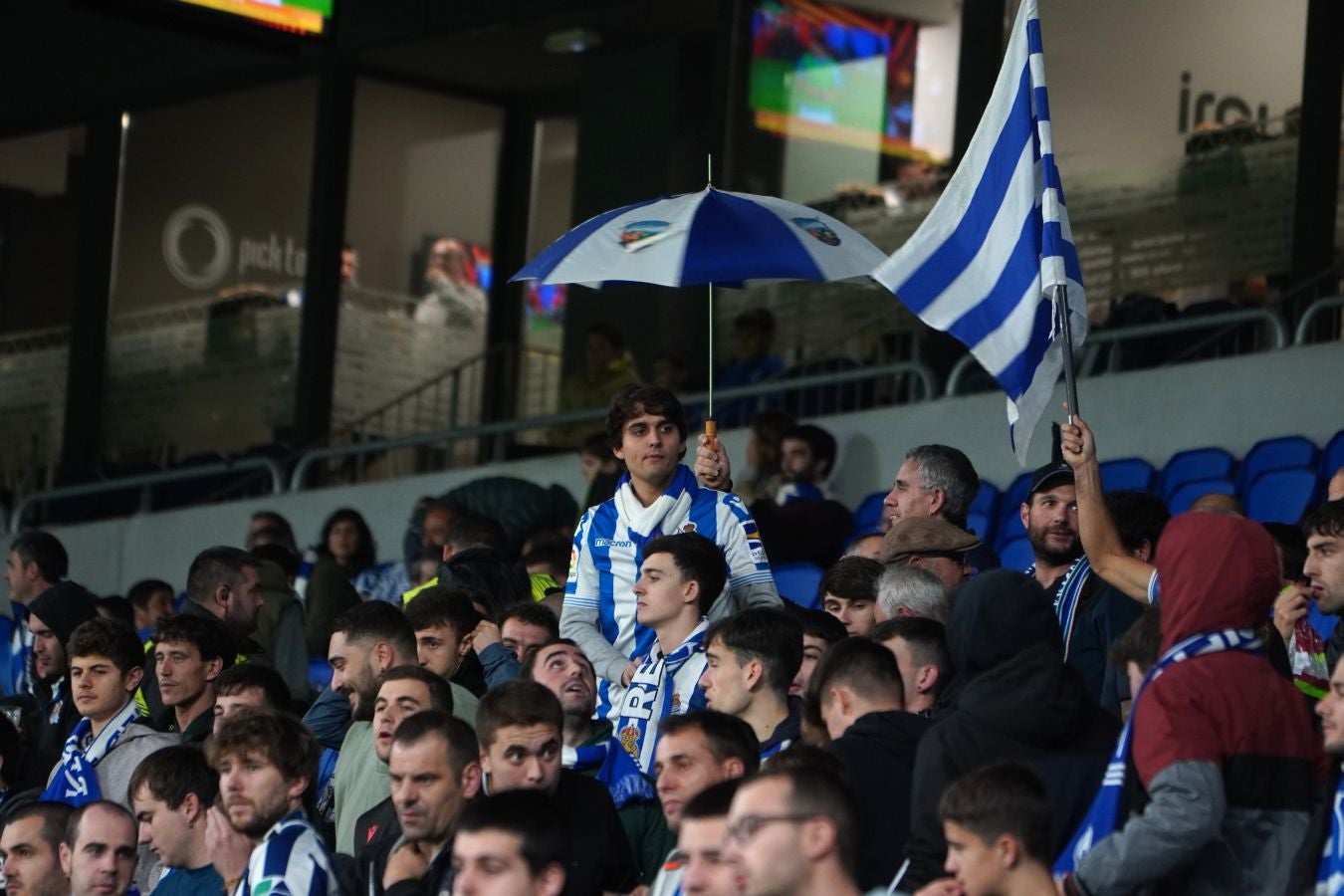 Fotos: Ambiente de gala en el Reale Arena