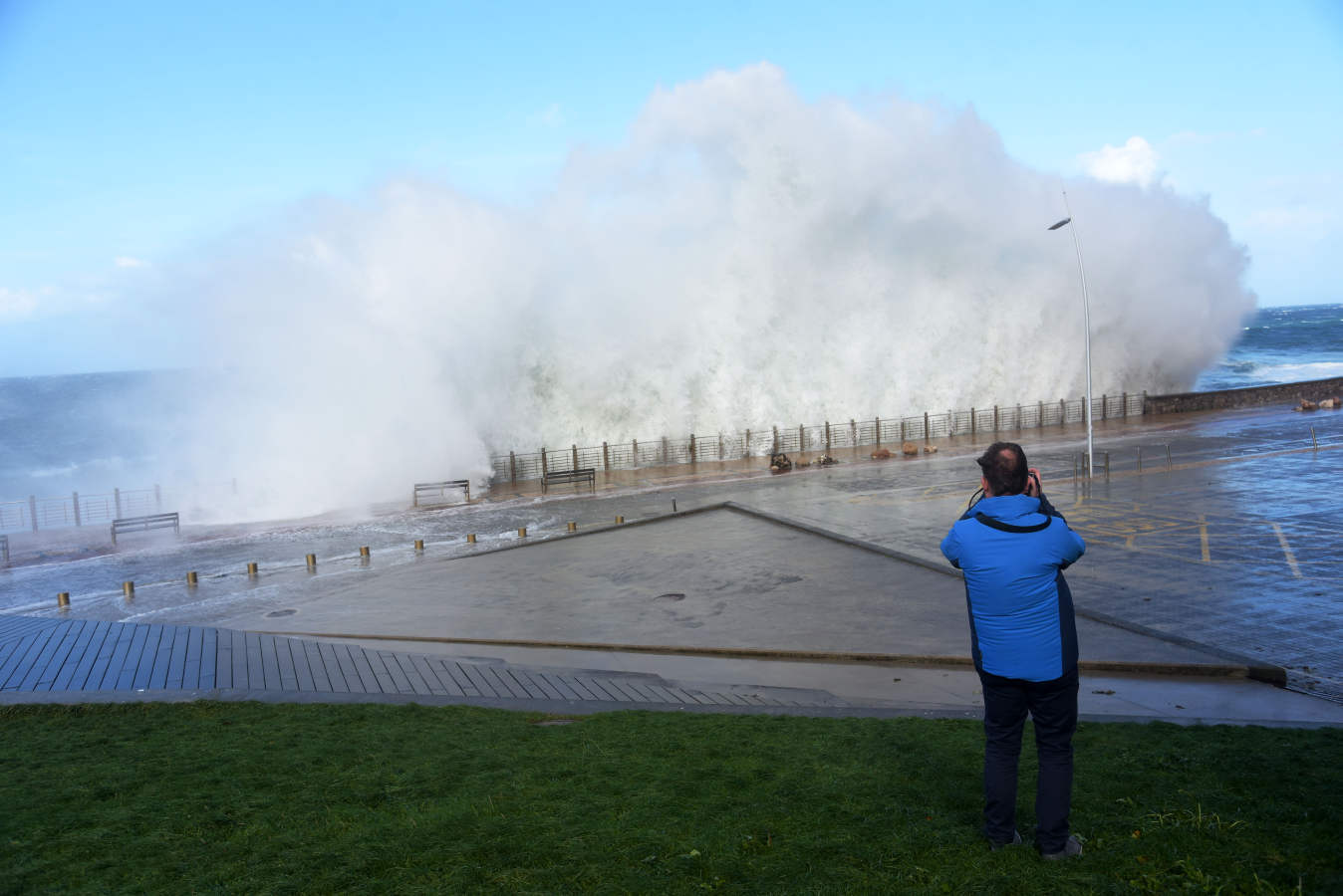 Fotos: El espectáculo de las olas en el Paseo Nuevo