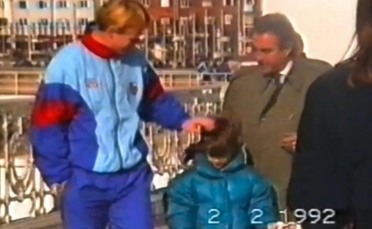 Piqué con Koeman en el Paseo de La Concha en una imagen de hace 30 años