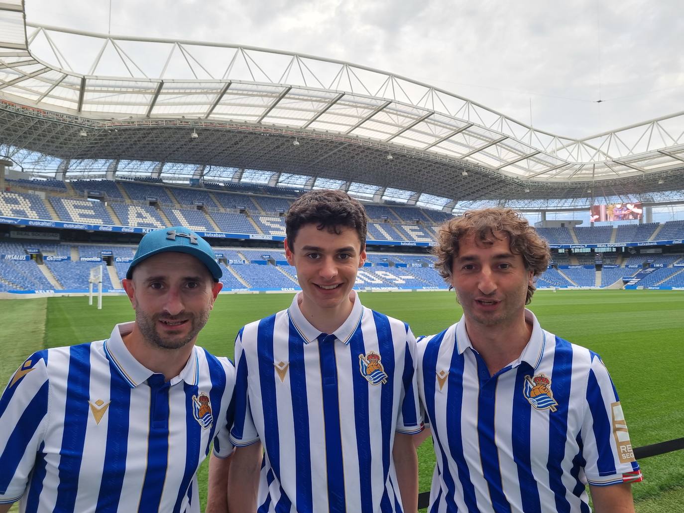 David, con su hermano Javi y su sobrino Aimar.