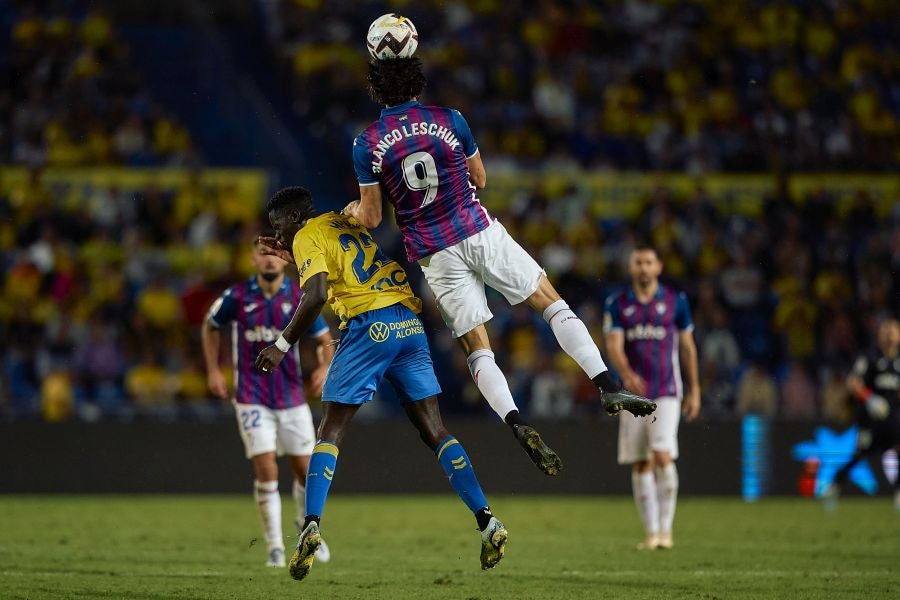 Fotos: Valioso punto para el Eibar