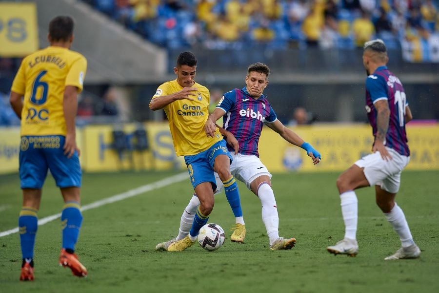 Fotos: Valioso punto para el Eibar