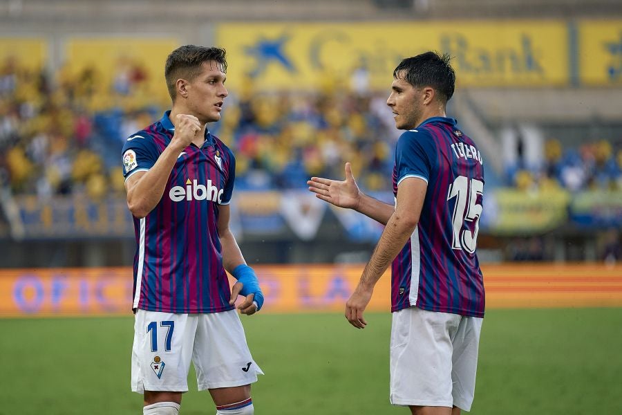 Fotos: Valioso punto para el Eibar