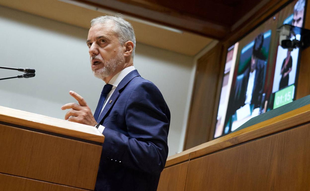 Urkullu, en una comparecencia en el Parlamento Vasco.
