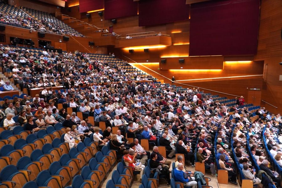 Fotos: Luis Cobos y el Orfeón Donostiarra, en el Kursaal