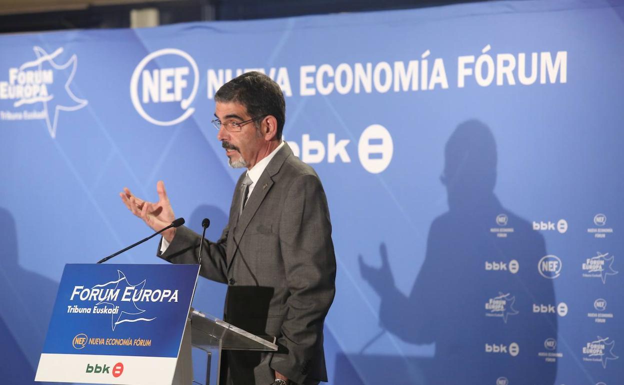 Eneko Goia en su intervención en el Forum Europa, este viernes en Bilbao. 