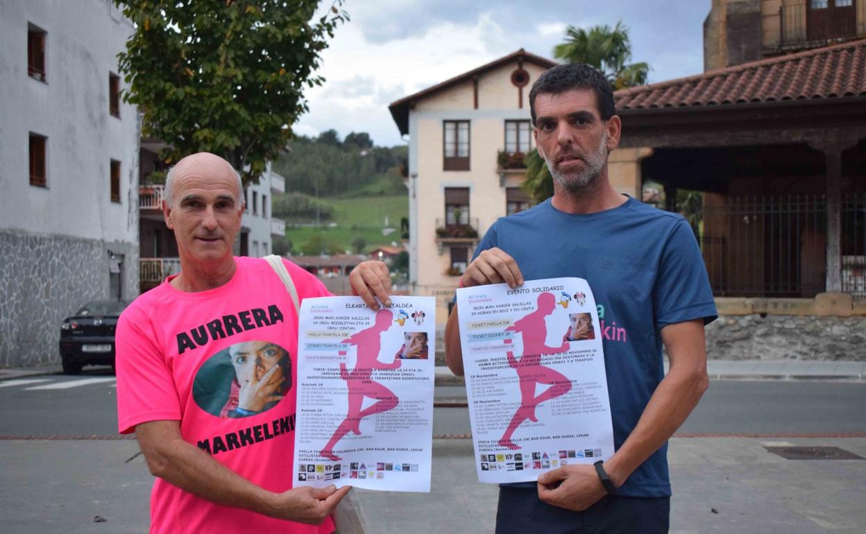 Antton Lekuona e Iñaki Baños, miembros de la asociación Aurrera Markelekin, organizadora del evento. 
