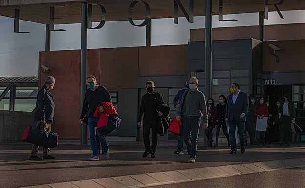 Los condenados del 'procés' salen de prisión durante un permiso. 