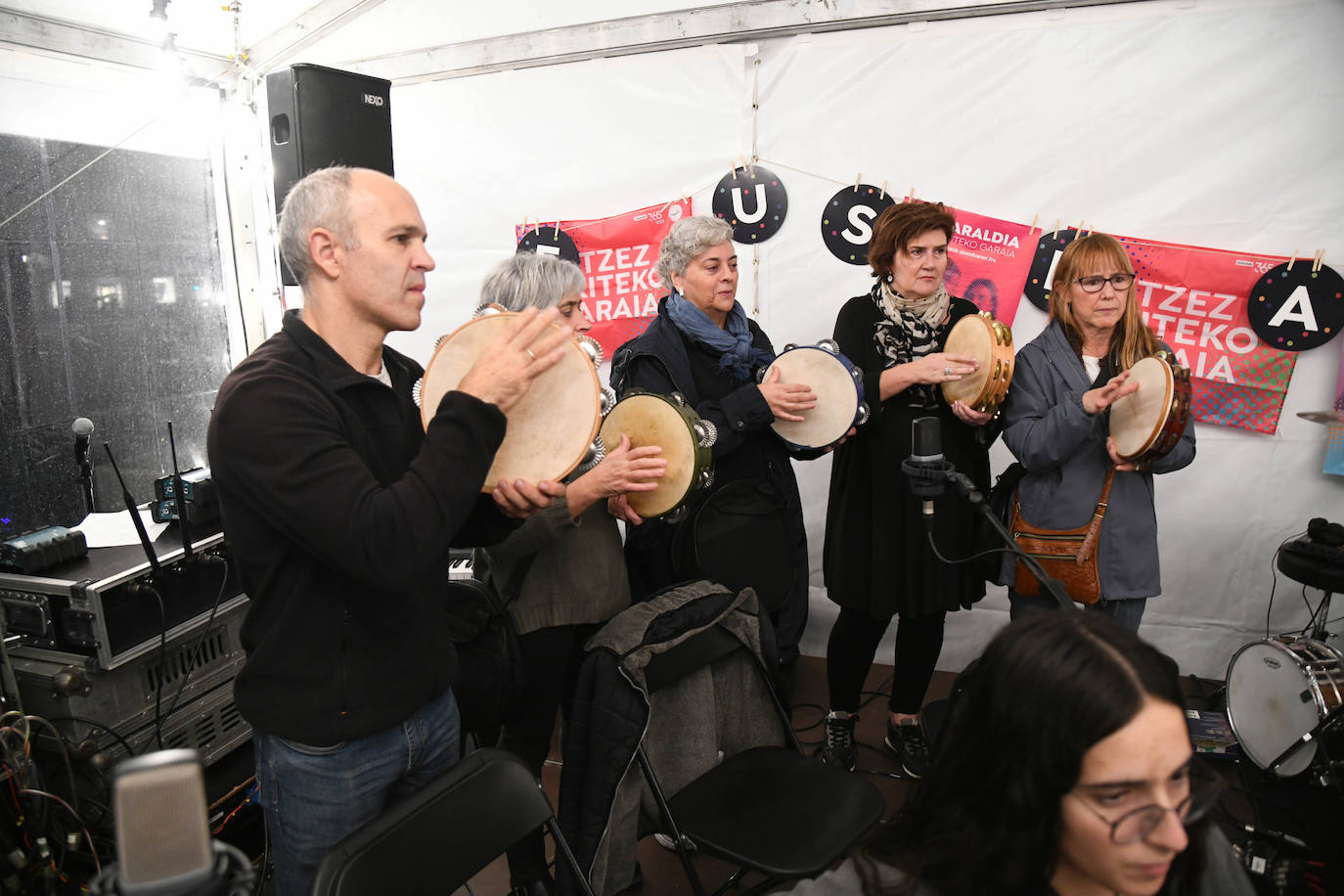 Fotos: Kaleetan hitzez ekiteko garaia hasi da Donostian