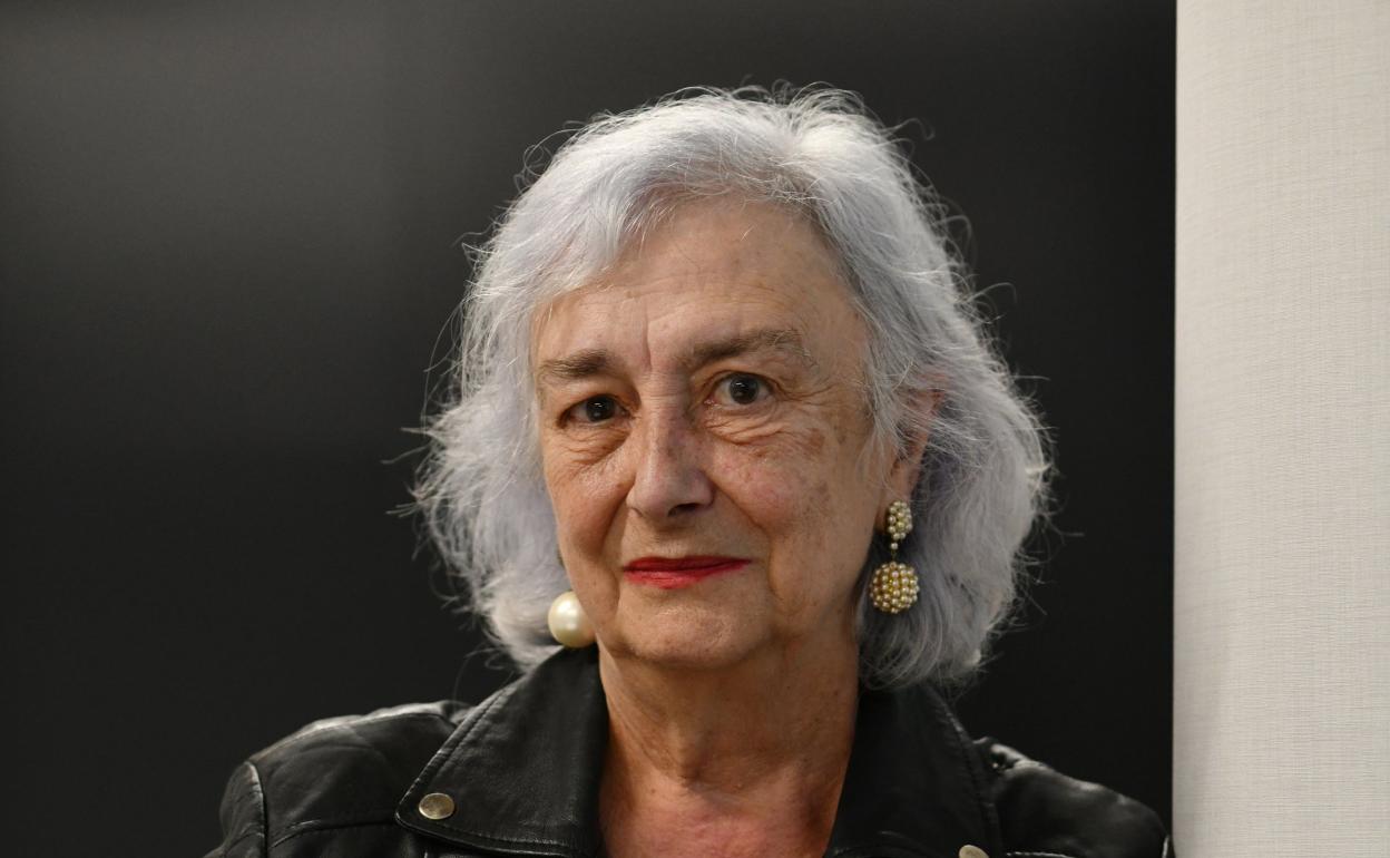 Arantxa Urretabizkaia | Escritora: «Me molesta mucho que a los viejos nos alejen de los lugares donde se toman las decisiones»