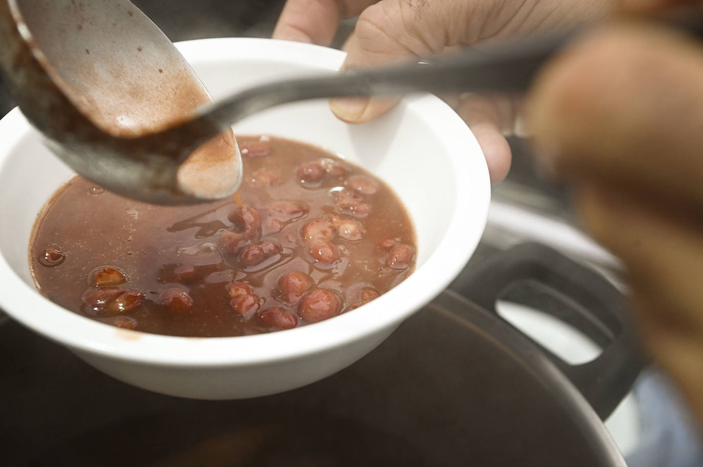 Fotos: Contra el frío y la lluvia, unas buenas alubias
