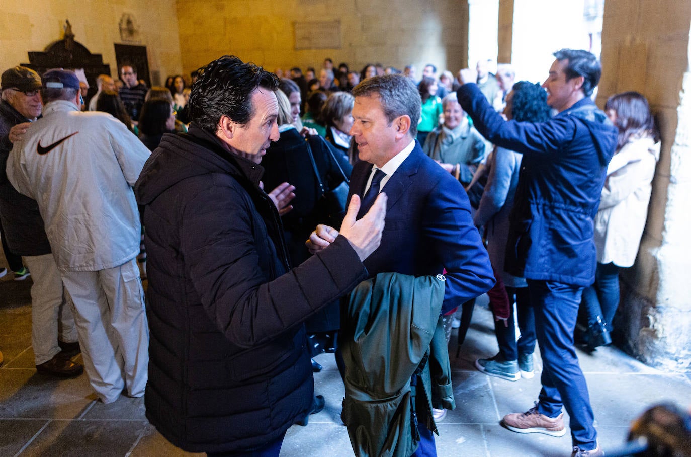 Fotos: Hondarribia entrega la insignia de oro a Unai Emery
