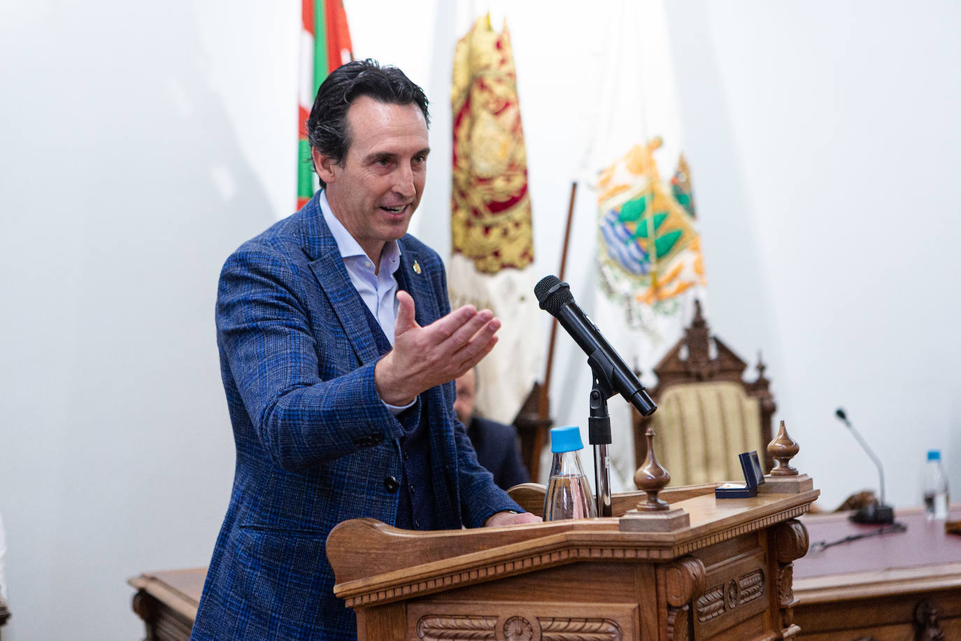 Fotos: Hondarribia entrega la insignia de oro a Unai Emery