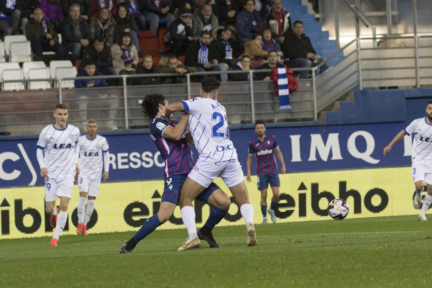 Fotos: Las mejores imágenes del Eibar-Alavés