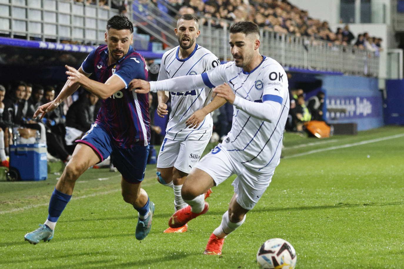 Fotos: Las mejores imágenes del Eibar-Alavés