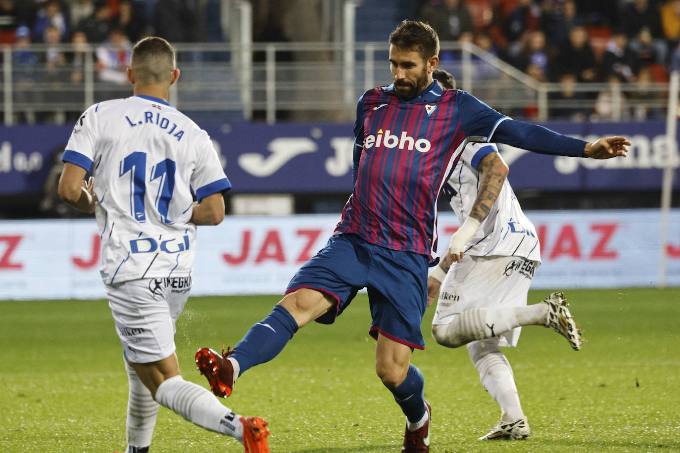 Fotos: Las mejores imágenes del Eibar-Alavés