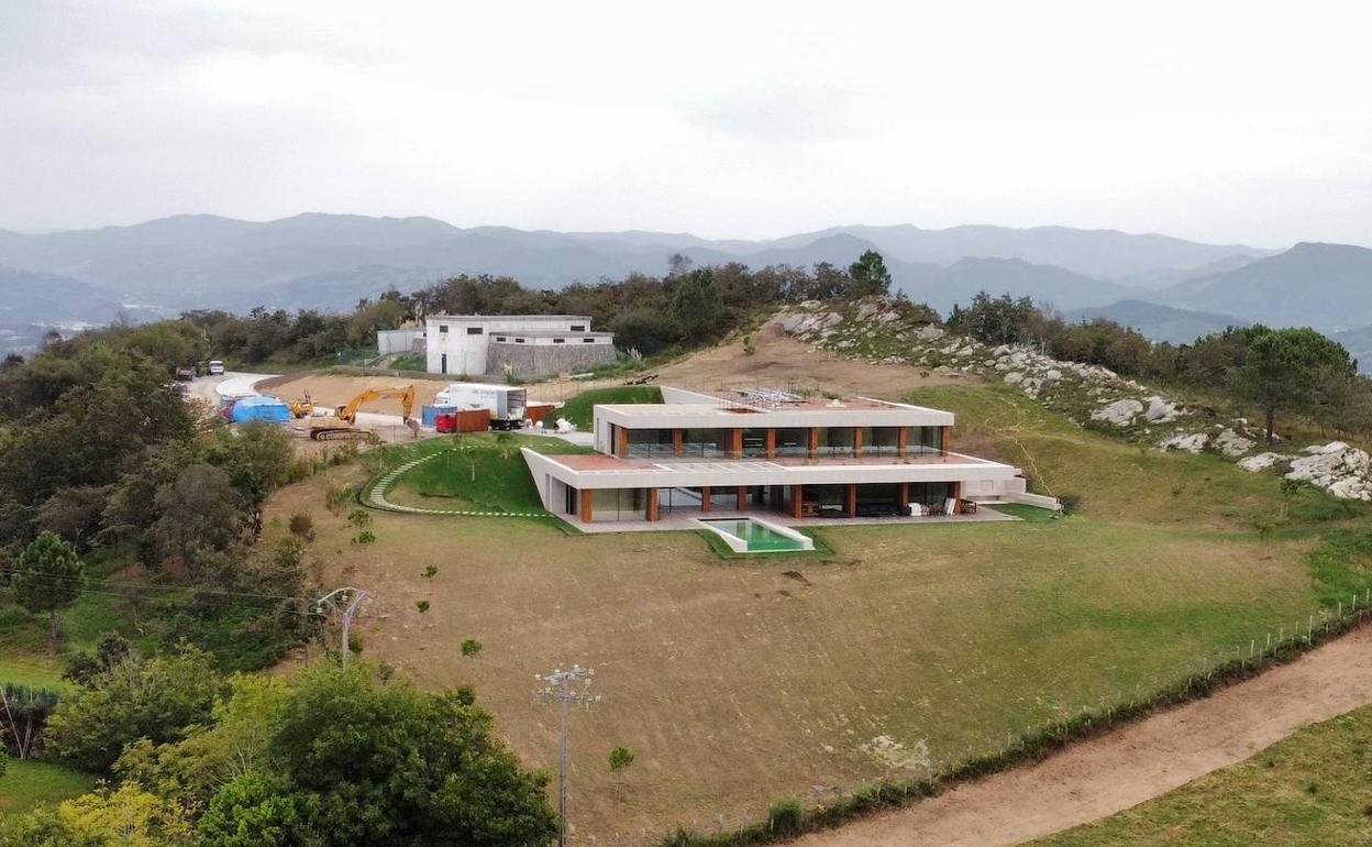 Imagen del supuesto «chalet ilegal» difundida por Haritzalde Naturzaleen Elkartea