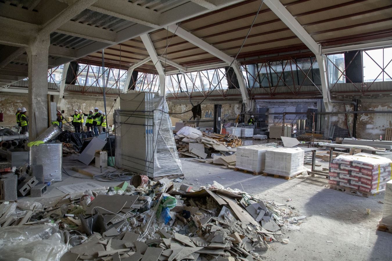 Fotos: Avanzan las obras del nuevo mercado de la Bretxa que abrirá en verano