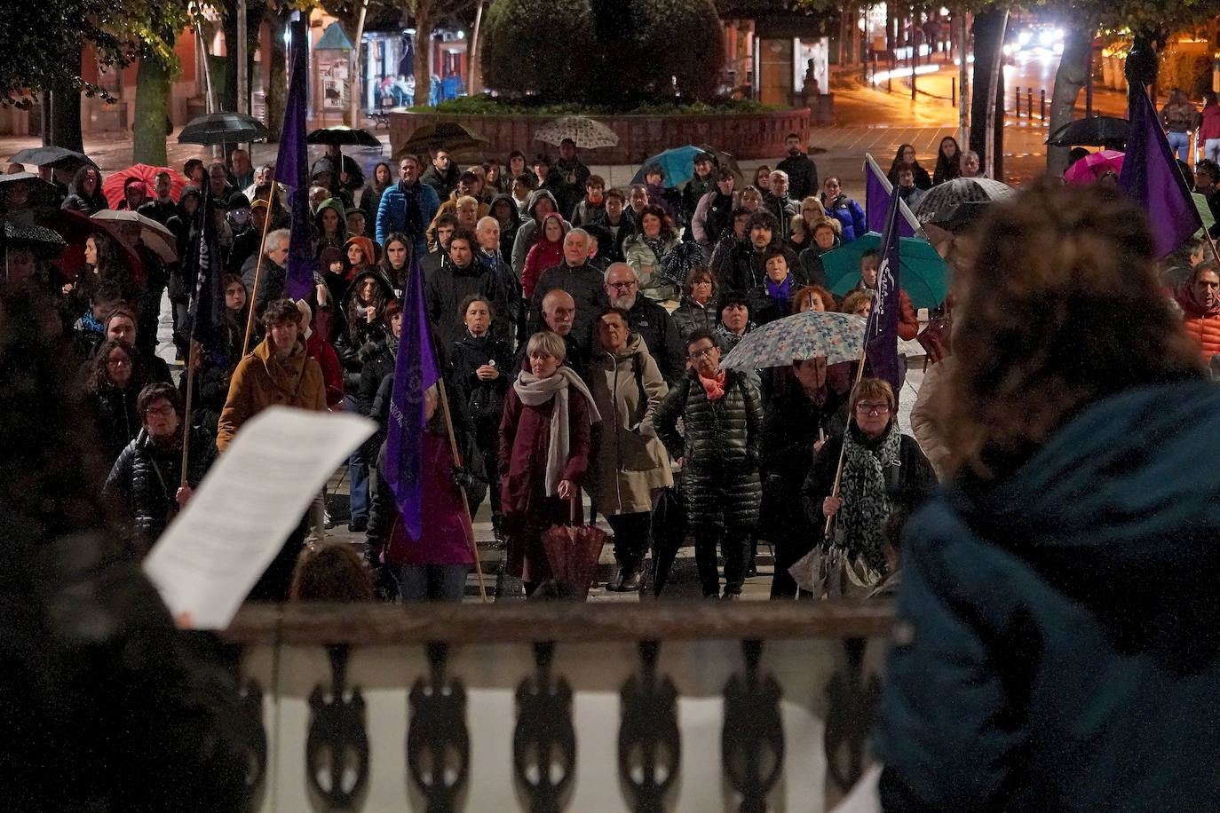 Concentración en Errenteria en la Alameda.