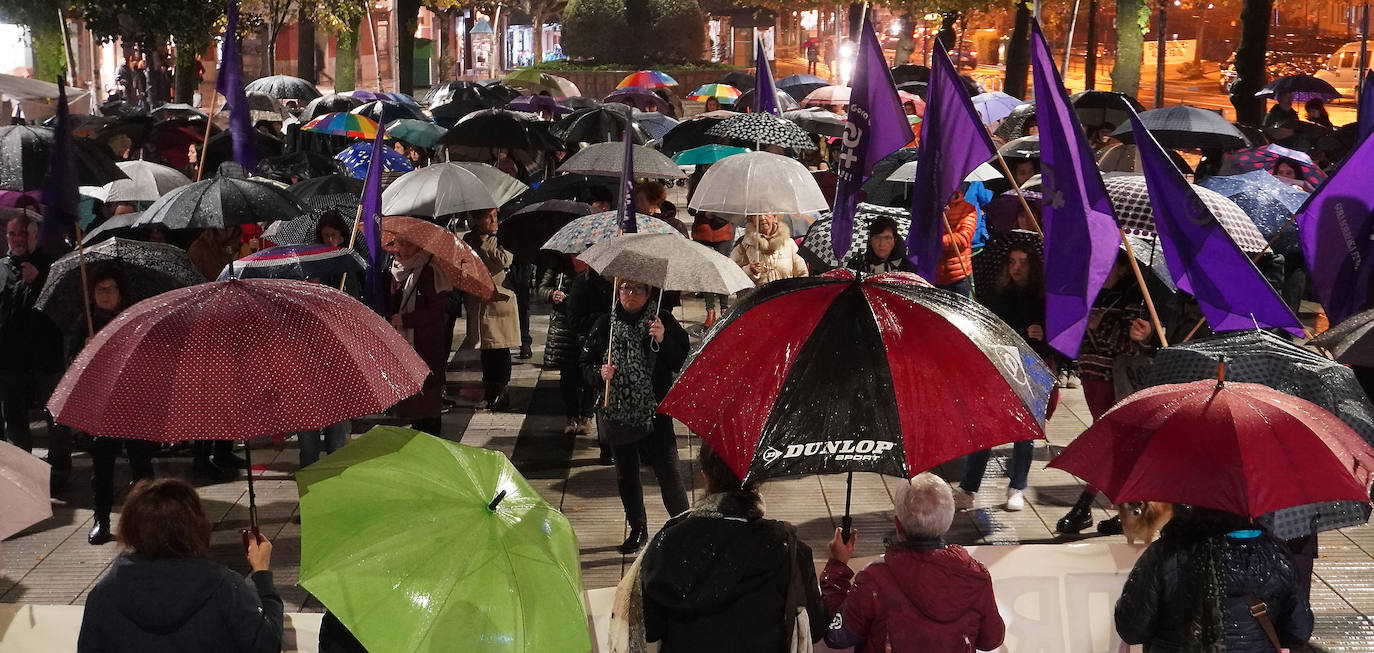 Concentración en Errenteria en la Alameda.