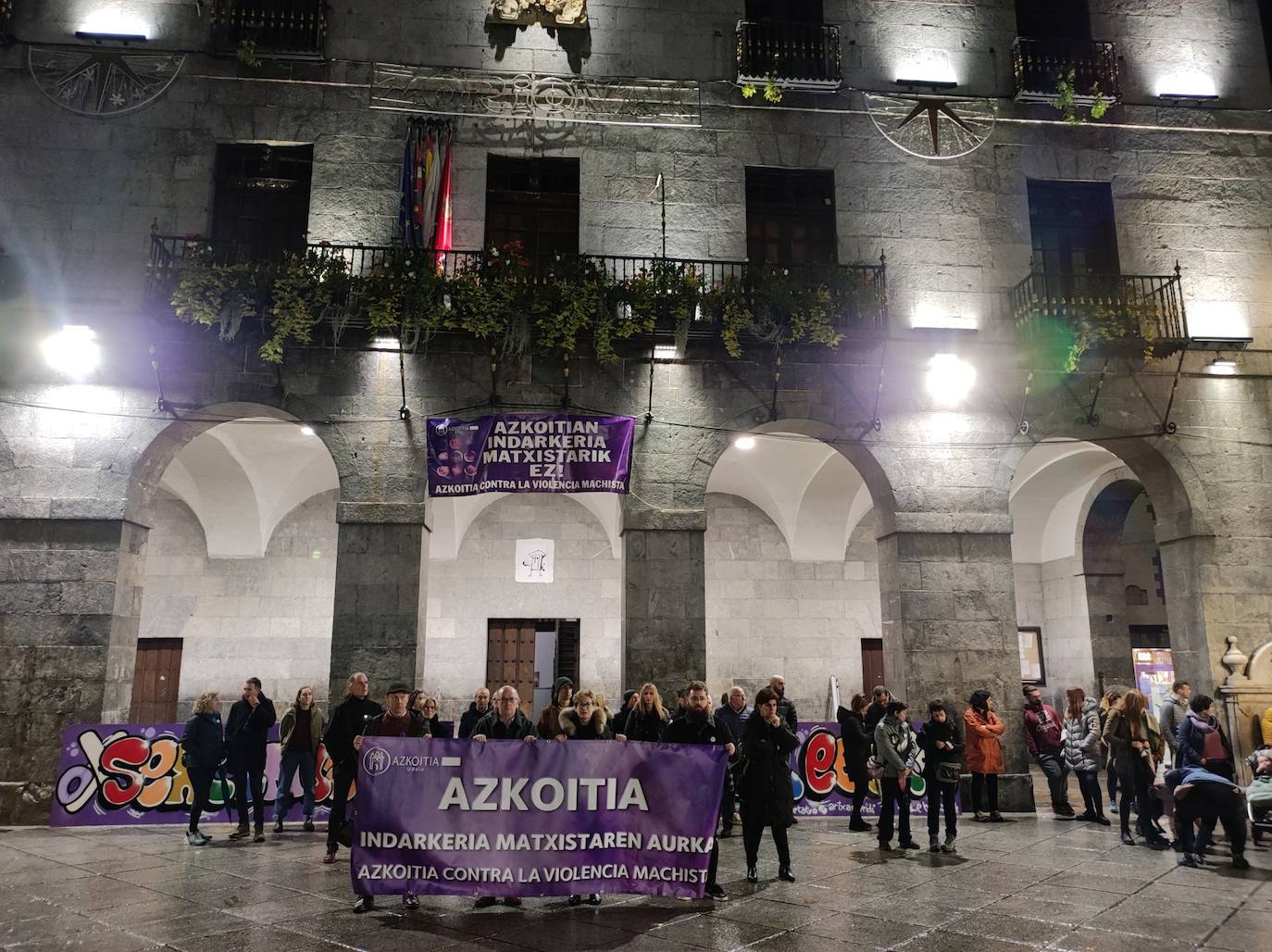 Concentración en Azkoitia. 