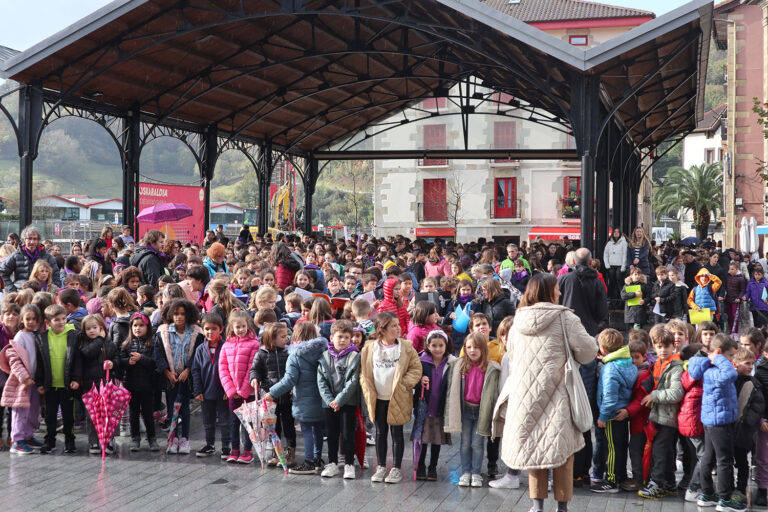 Concentración de escolares en Orio. 