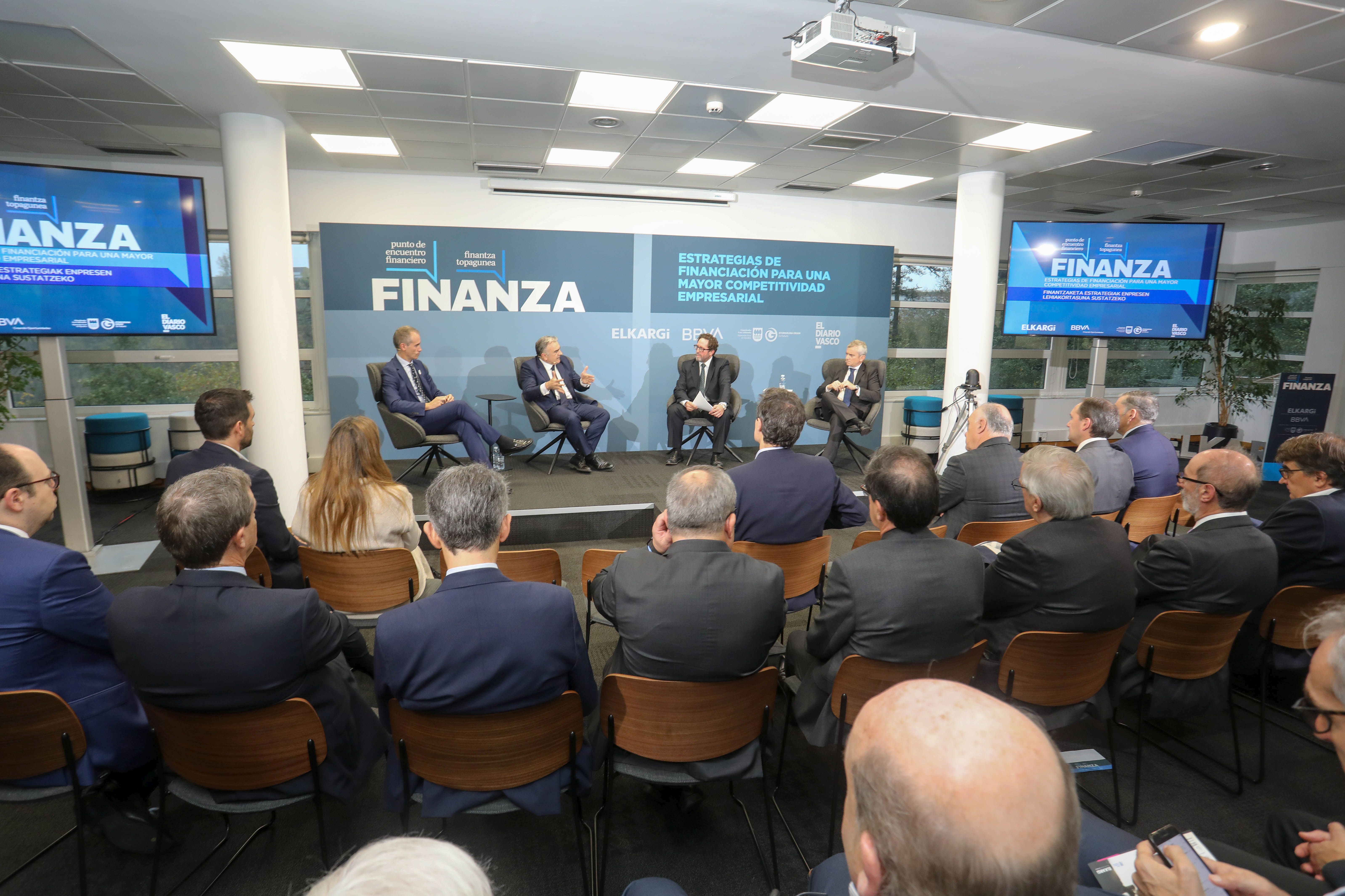 Fotos: El Foro Finanza reúne a los representantes del sector financiero