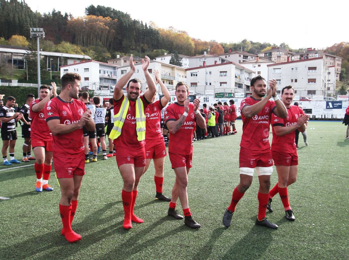 El Ampo Ordizia remonta un 13-27 en contra y Cruz transforma un ensayo en el último segundo para darle a los goierritarras la primera victoria en casa. 