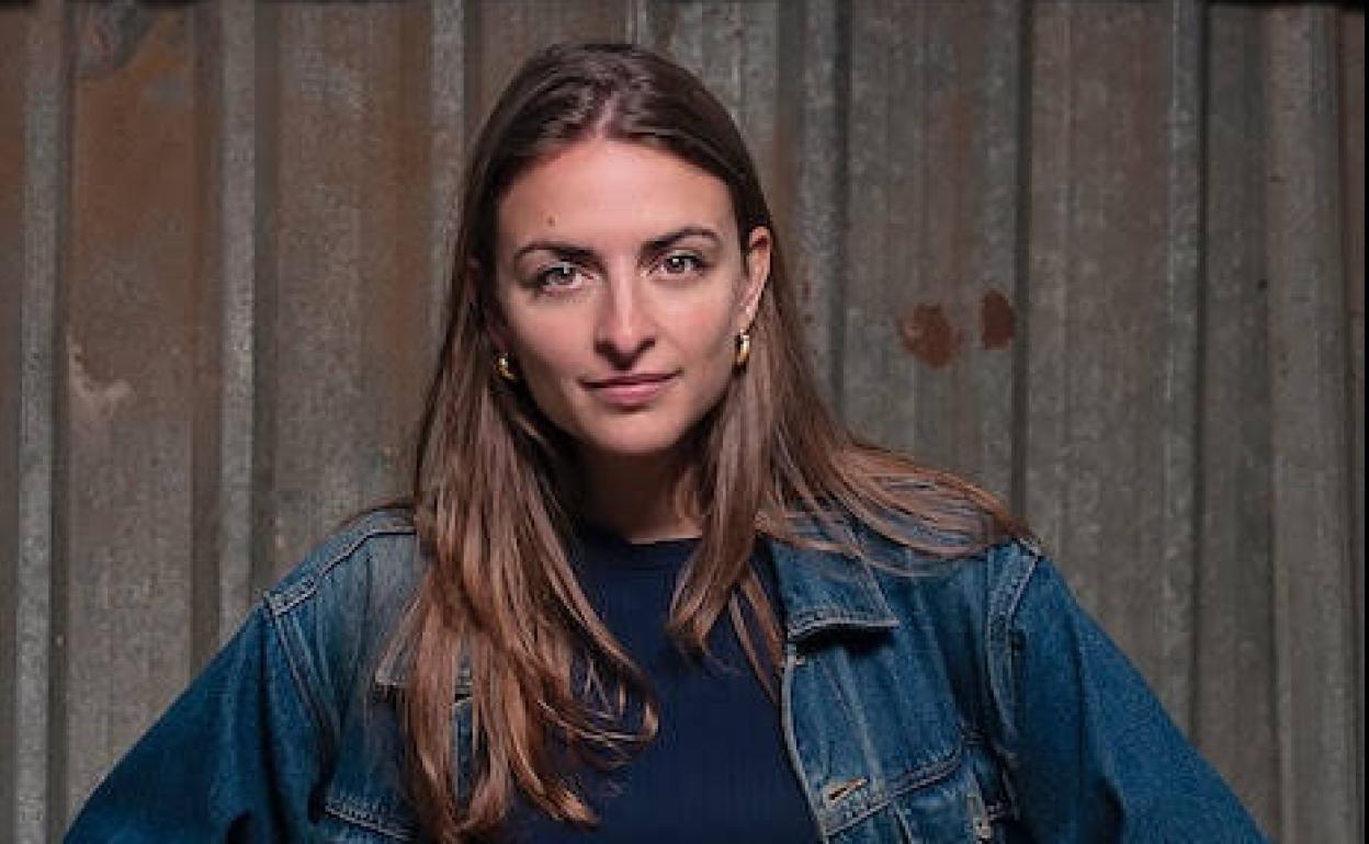 Irene Solà, artxiboko argazki batean. 