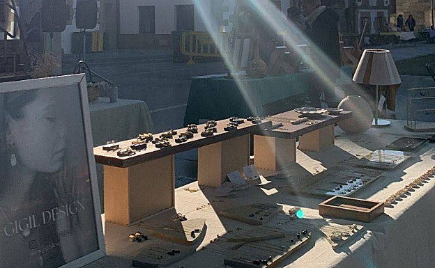 Imagen principal - Puestos en Dema Plaza de Usurbil.