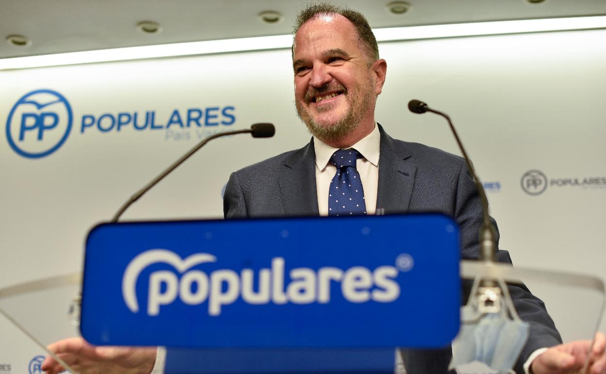 El presidente del PP vasco, Carlos Iturgaiz.