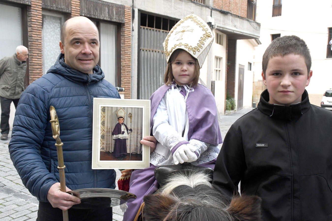 Fotos: Segurako kaleetan ibili da San Nikolas Txikia