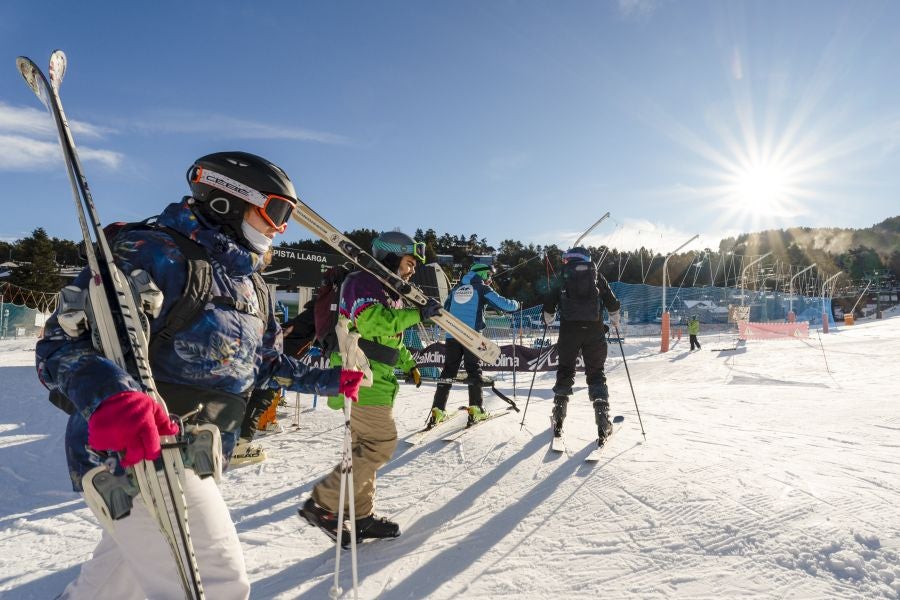 Fotos: El Pirineo inaugura la temporada de esquí