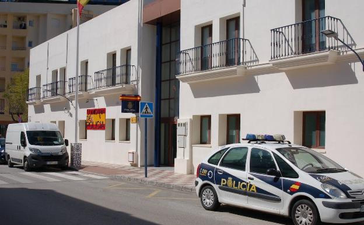 Mata presuntamente a su madre en Estepona y lo detienen desnudo por la autovía