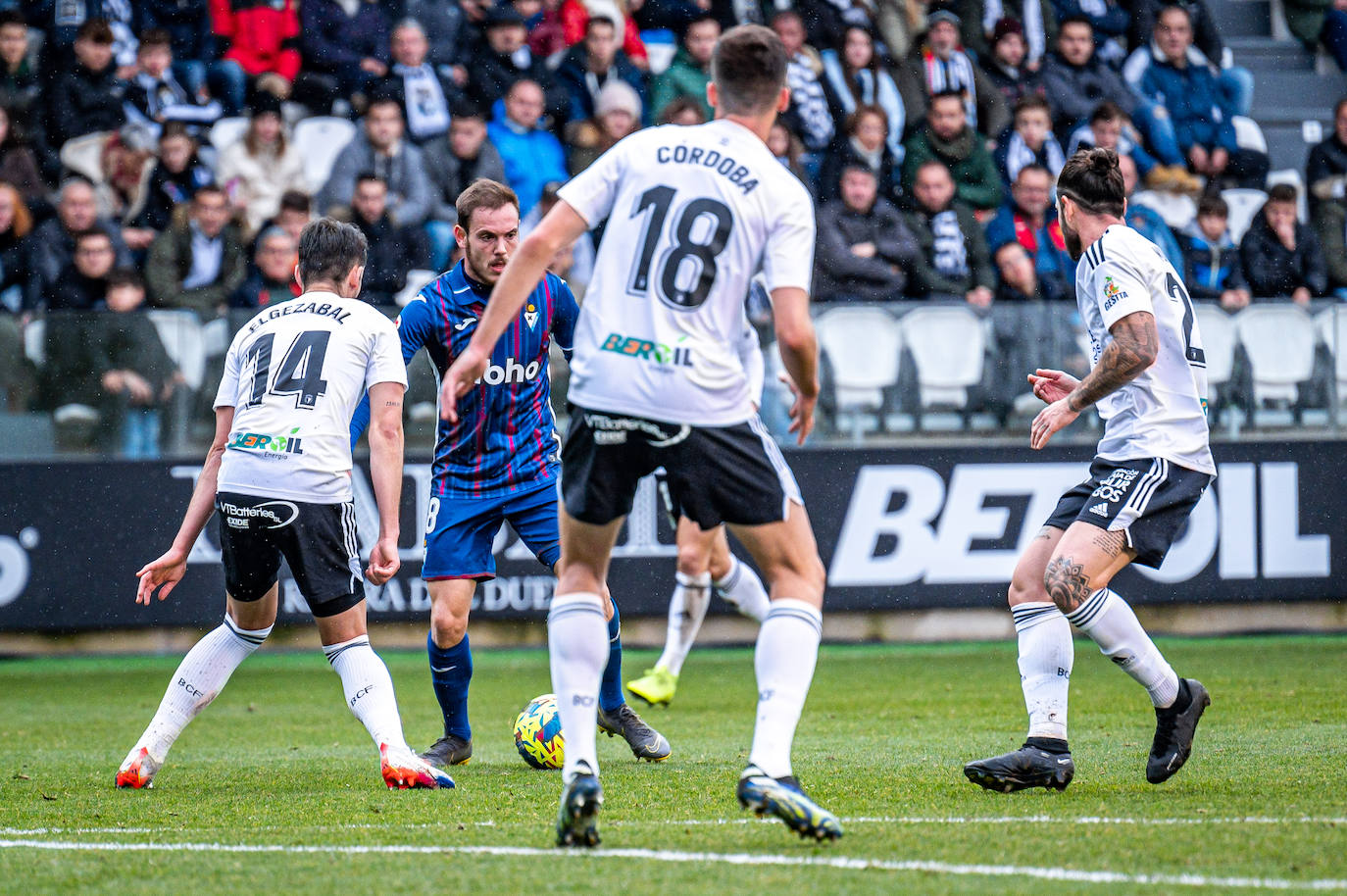 Fotos: Las mejores imágenes del Burgos-Eibar