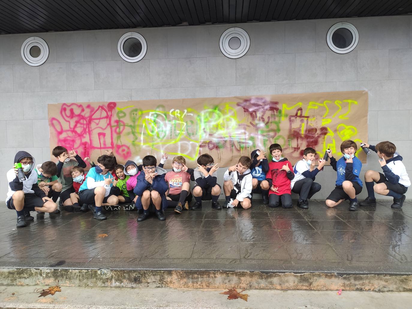 Eraingo ikasleek artearekin gozatzen dute