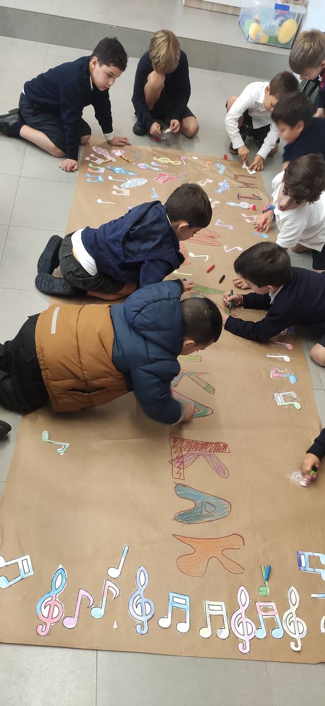 Eraingo ikasleek artearekin gozatzen dute