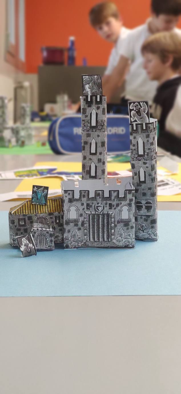 Eraingo ikasleek artearekin gozatzen dute