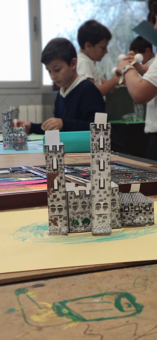 Eraingo ikasleek artearekin gozatzen dute