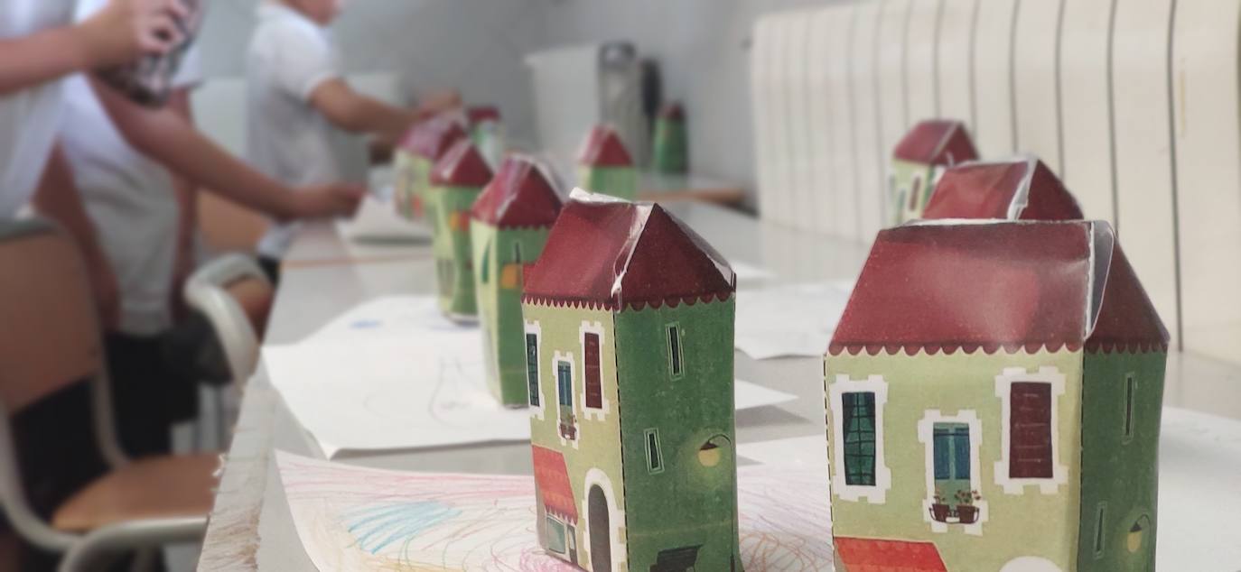 Eraingo ikasleek artearekin gozatzen dute