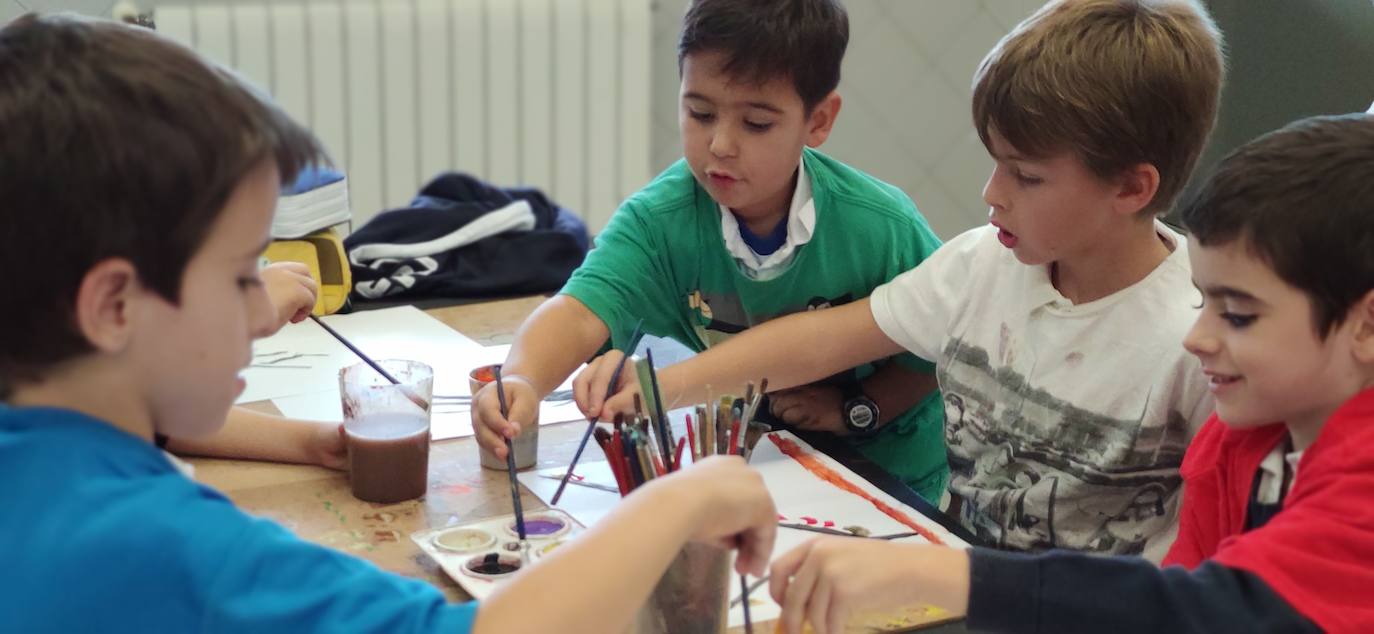 Eraingo ikasleek artearekin gozatzen dute