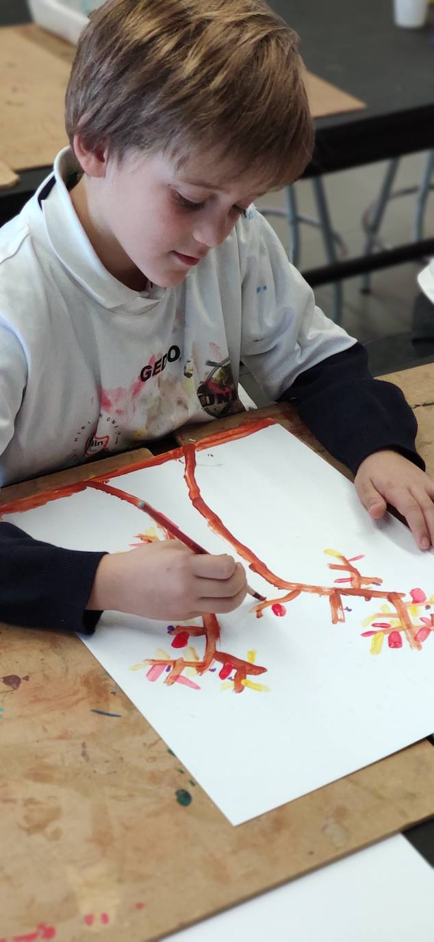 Eraingo ikasleek artearekin gozatzen dute