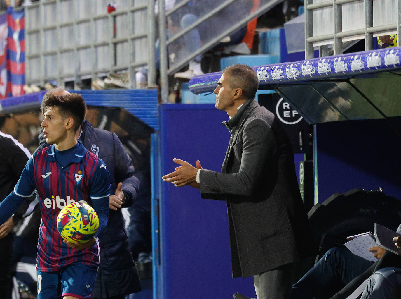 Fotos: Las mejores imágenes del Eibar-Oviedo