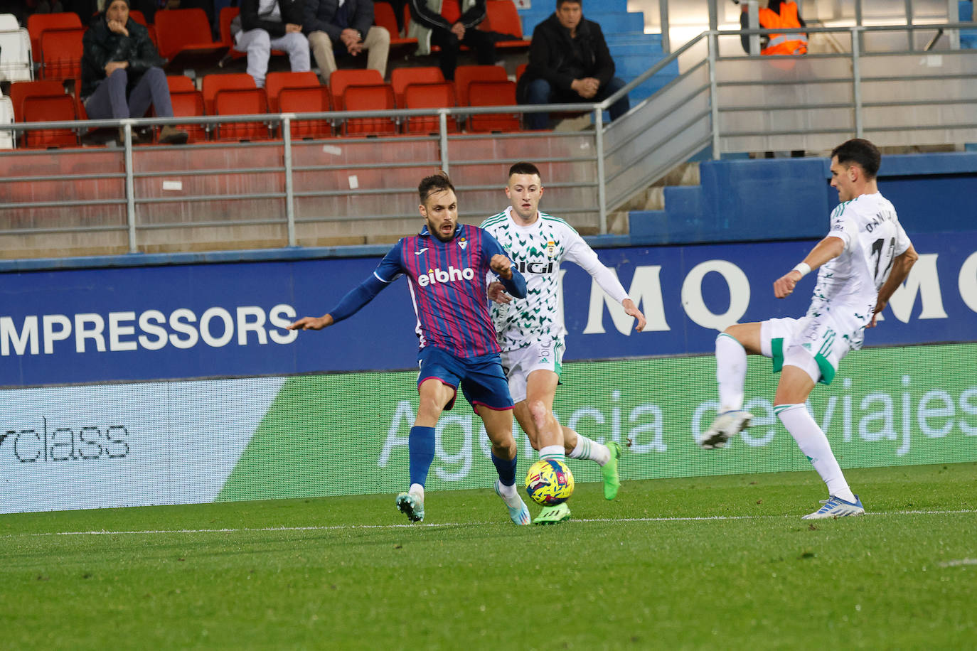 Fotos: Las mejores imágenes del Eibar-Oviedo