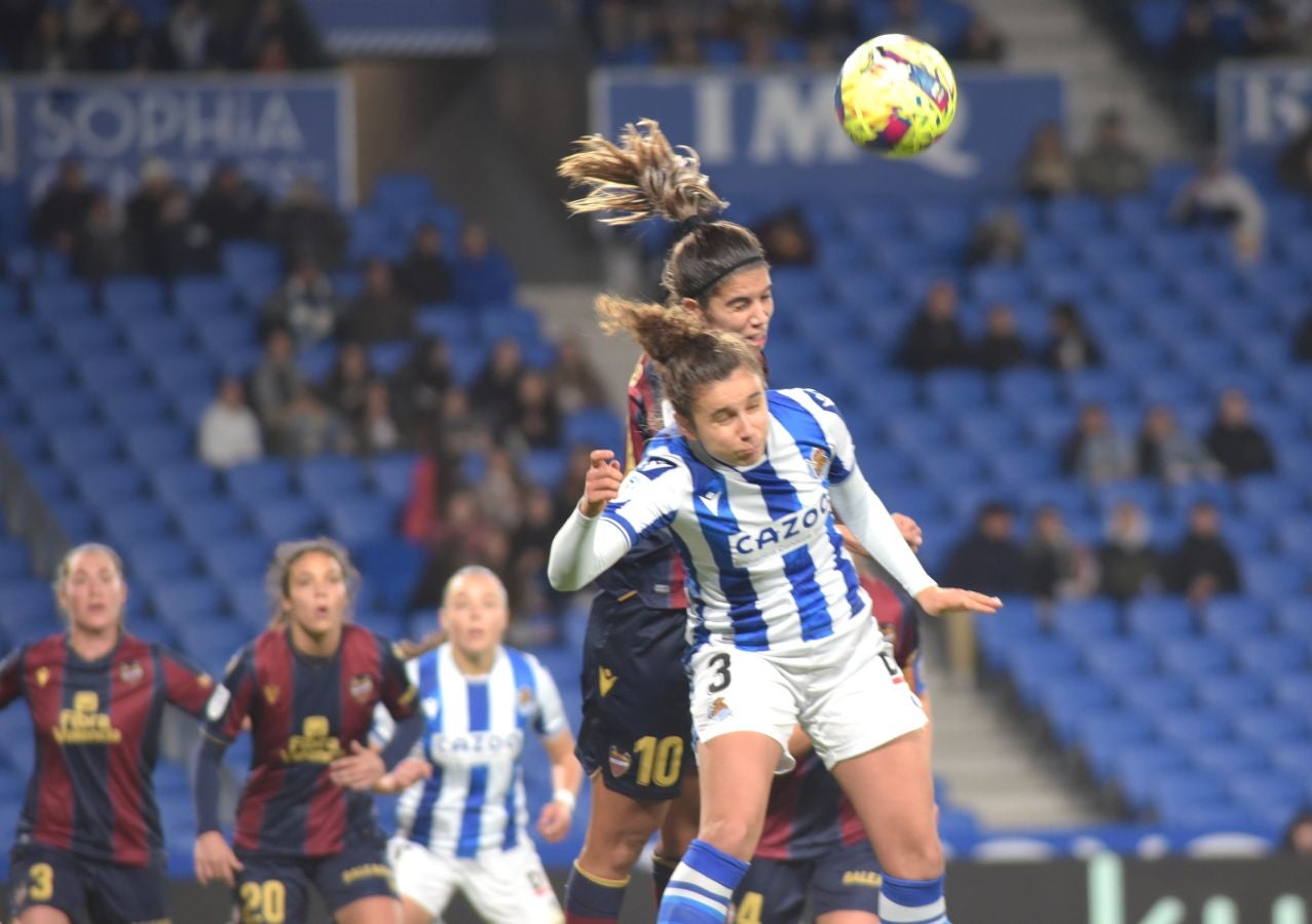 Fotos: La Real cae en casa ante un rival directo