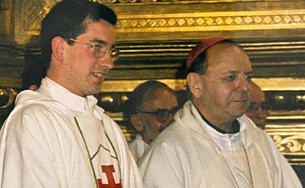 Ordenación sacerdotal en 2000. Tuvo lugar el 7 de mayo en el Buen Pastor de manos del titular entonces de la diócesis, Juan María Uriarte.