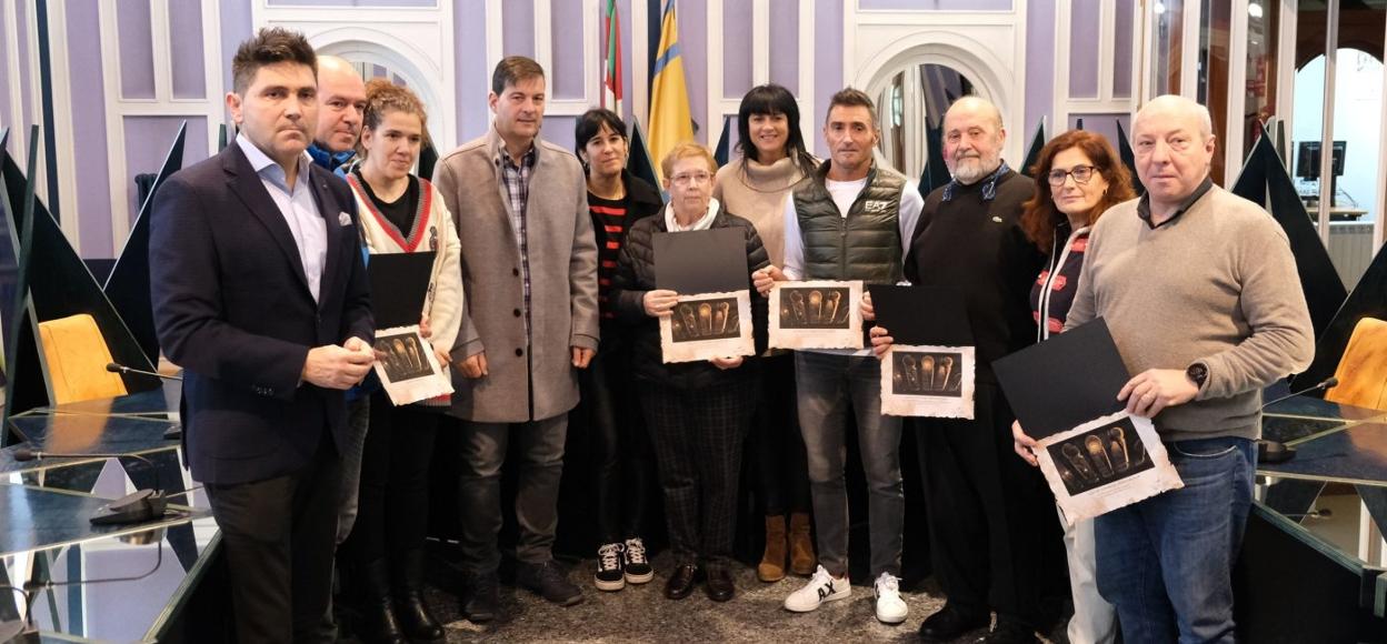 Foto de familia en el Ayuntamiento tras finalizar la Gala del Deporte 2022. 