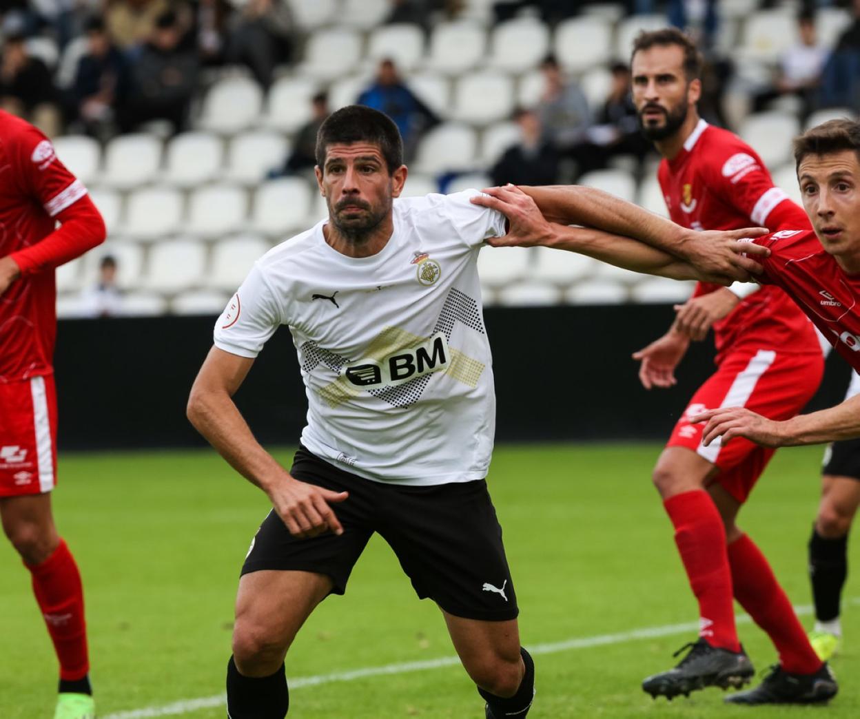 Kijera causará baja esta tarde en el choque ante el Barça B. 