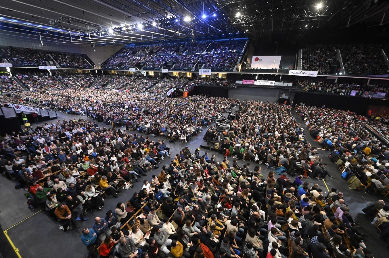 Fotos: Giro bikaina Nafarroa Arenan