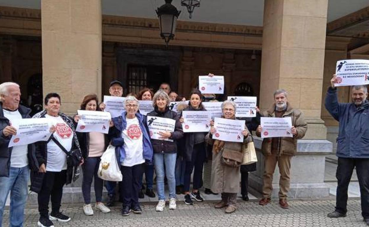 Protesta de los integrantes de STOP Desahucios.